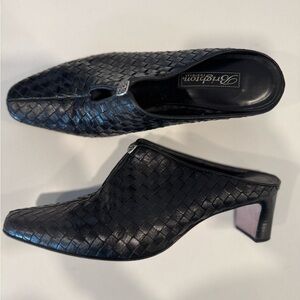 Brighton Women's Black Woven Tynan Mules